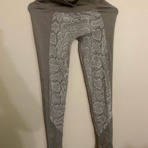 Women’s workout leggings